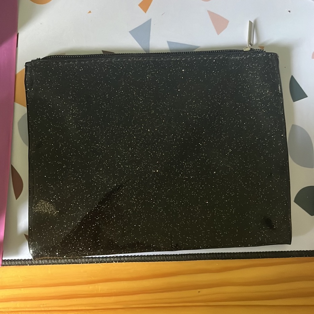 MAKEUP BAGS!!!! - Picture 3 of 4